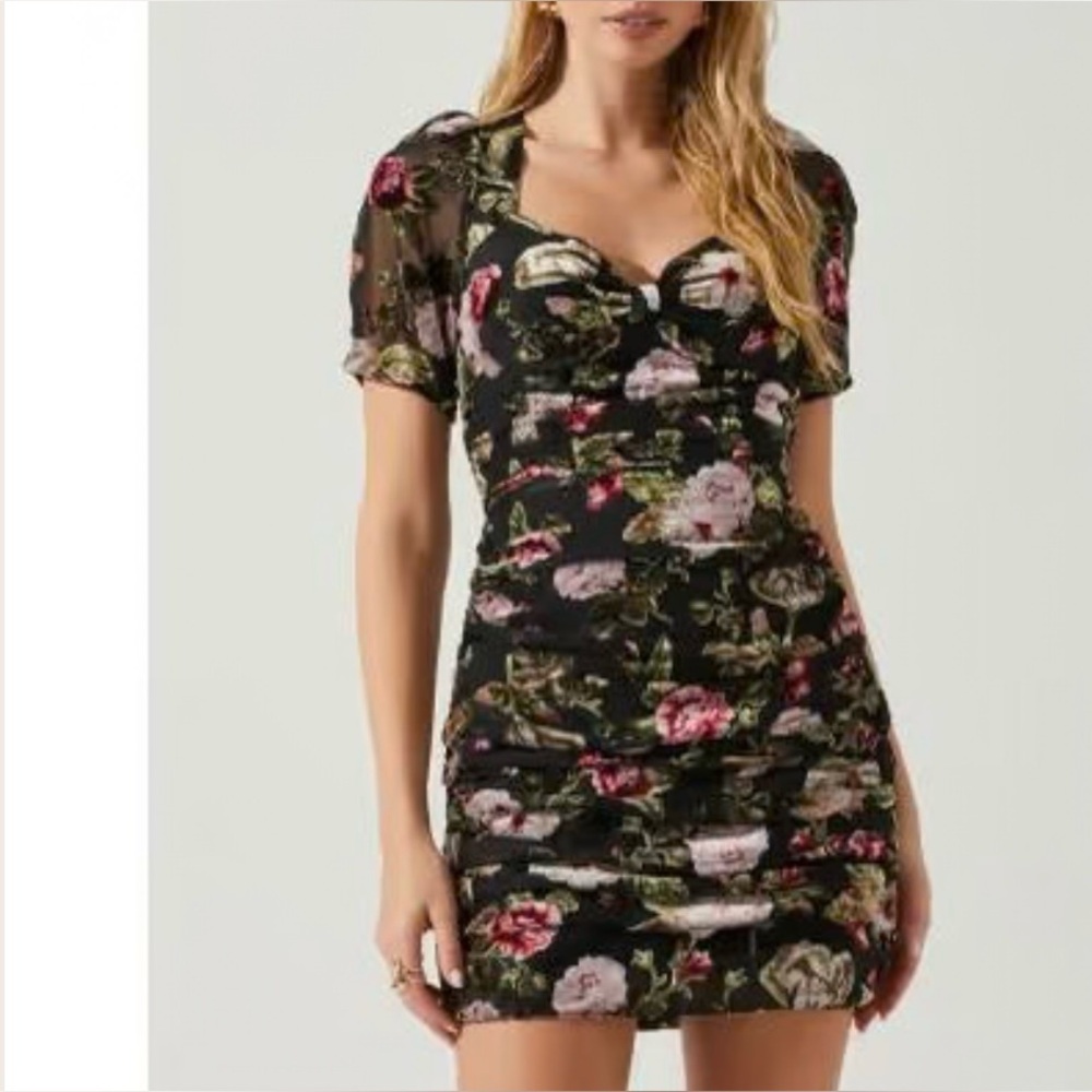 NWT ASTR The Label Leanna Eleandra Mini Dress size small